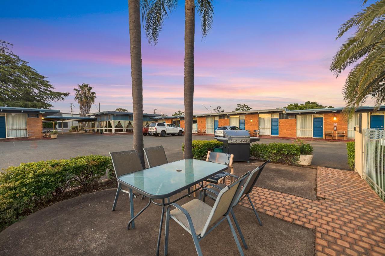 Plainsman Motel Forbes Luaran gambar