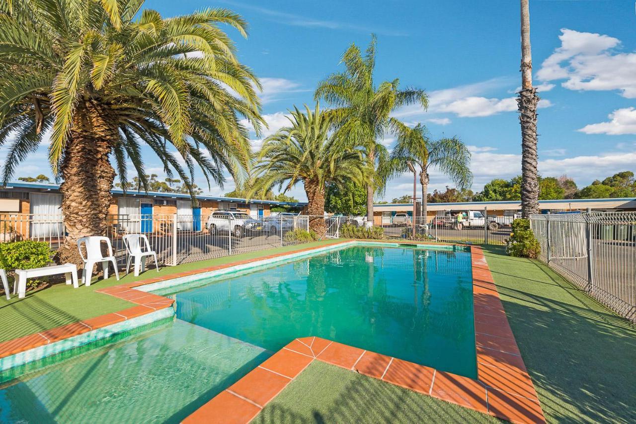 Plainsman Motel Forbes Luaran gambar