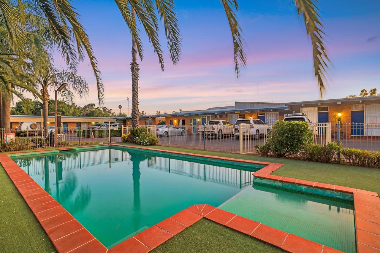 Plainsman Motel Forbes Luaran gambar